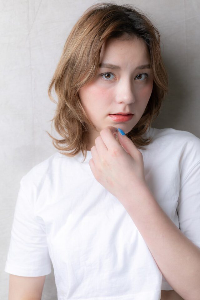 10代20代30代小顔フェザーバング外国人風ブロンドカラー