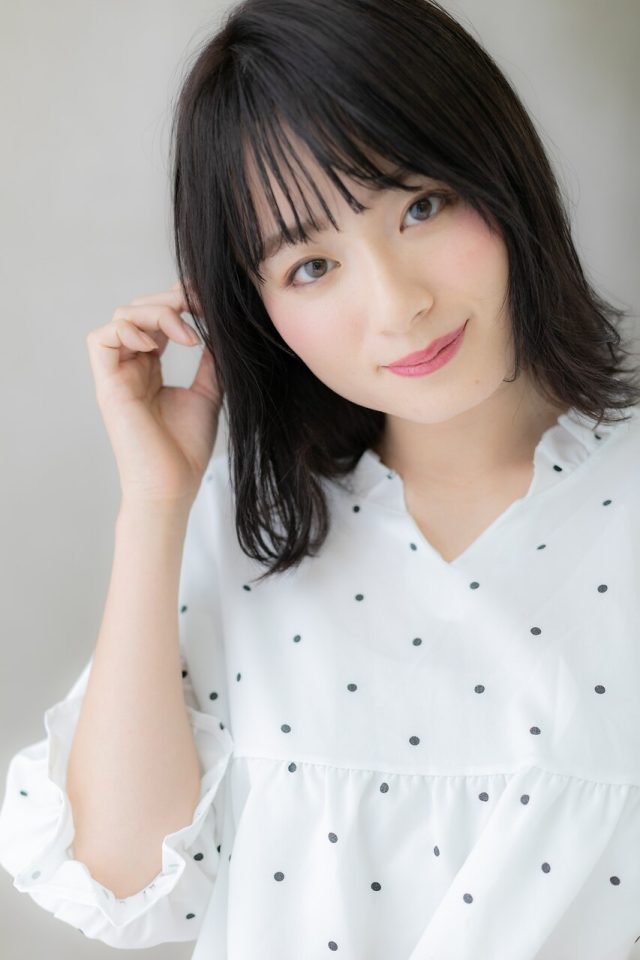 20代30代40代シースルーバング外ハネくびれミディ