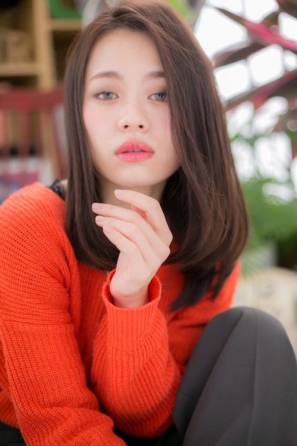 美人オーラ振りまく、フェミニンストレート