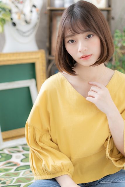 シースルーバング艶カラー前下がり大人ボブ