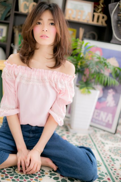 かき上げセンターパートウルフパーマミディ