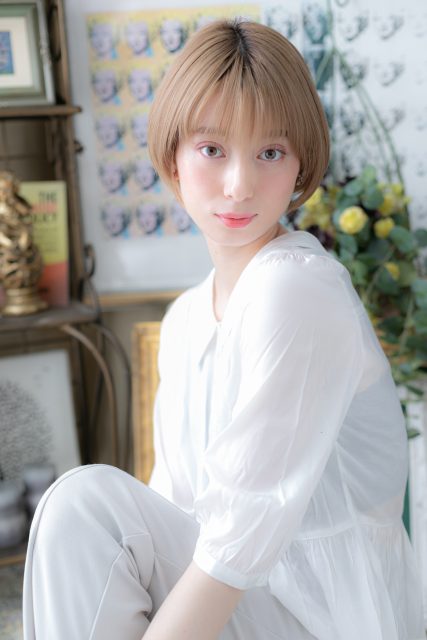 シースルー前髪大人ハイライトマッシュボブ