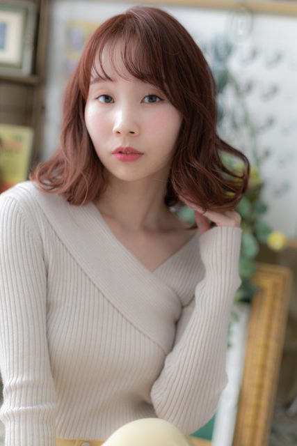 大人かわいいレッドブラウン小顔ヨシンモリ