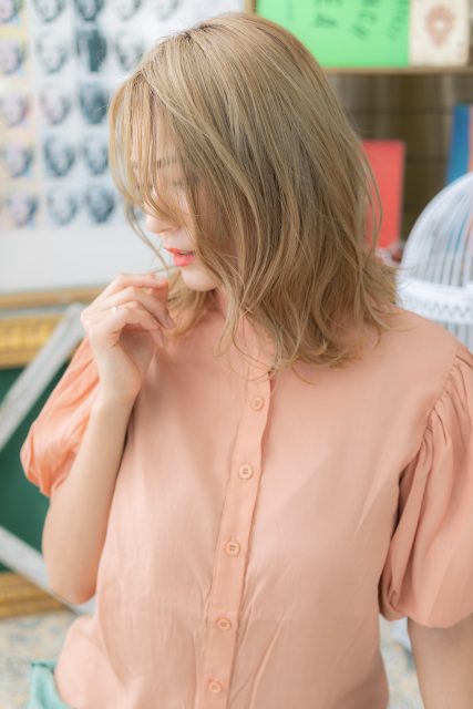 センターパート外国人風小顔抜け感ハイライト