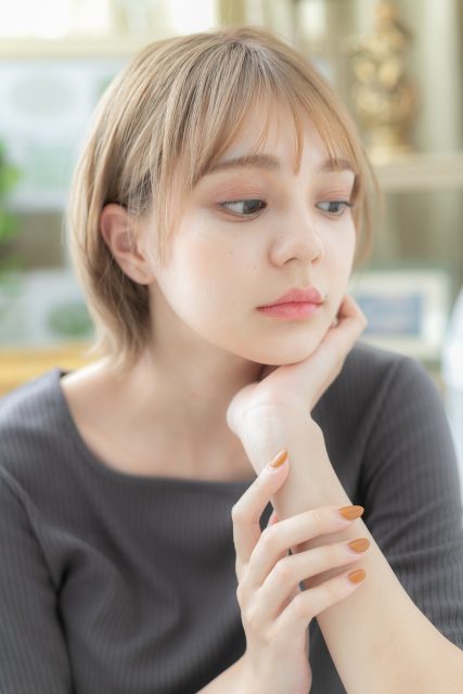 外国人風ミルクティアッシュ小顔ウルフボブ