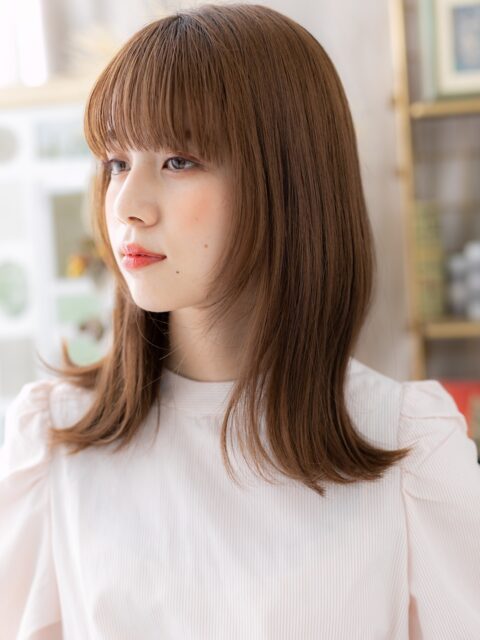 大人可愛い切りっぱなし小顔ミディアム20代30代