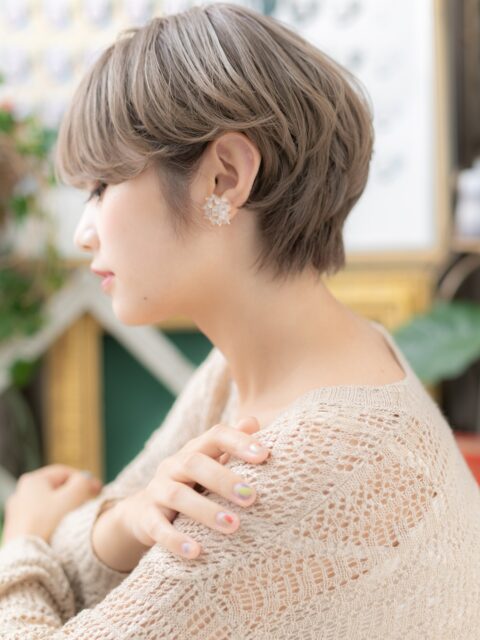 大人可愛いミルクティーアッシュ小顔ショート20代30代