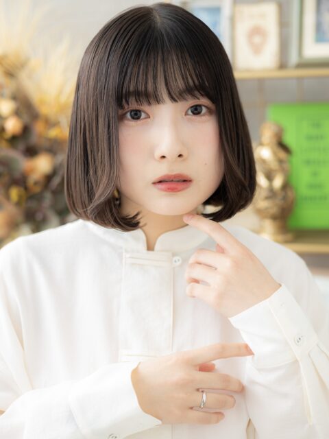 大人可愛い黒髪内巻き小顔ボブ20代30代