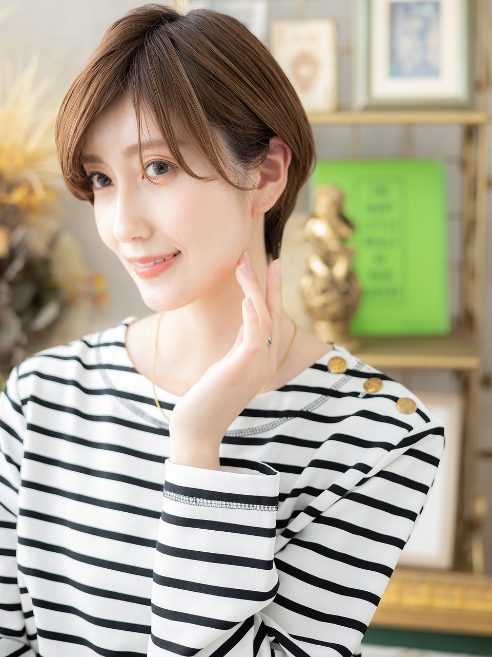 大人可愛い耳掛け小顔ショート20代30代