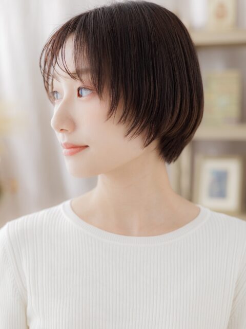 大人可愛いレイヤー丸みショート20代30代
