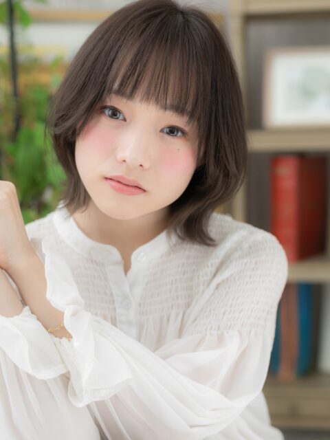 大人可愛いくすみベージュ外ハネボブ20代30代