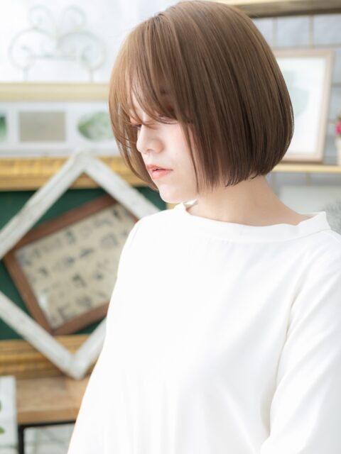 大人可愛いミルクティーベージュ内巻きボブ20代30代