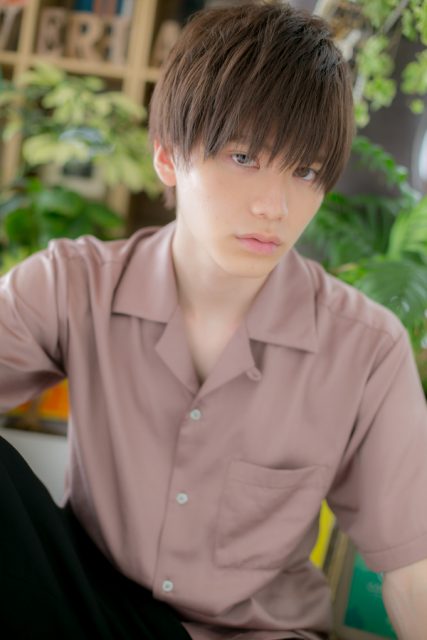 ライト仕上げのナチュラルショート