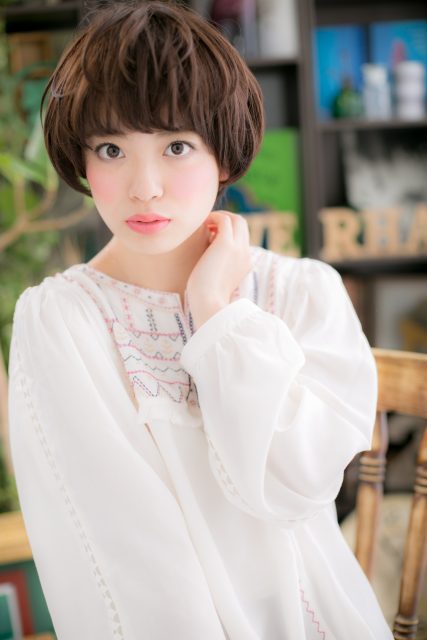 ダークアッシュくせ毛風グラボブショート