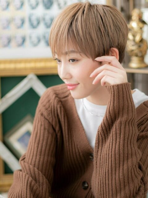 大人可愛いカーキベージュショート20代30代