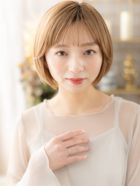 大人可愛いハイライト小顔ボブ20代30代