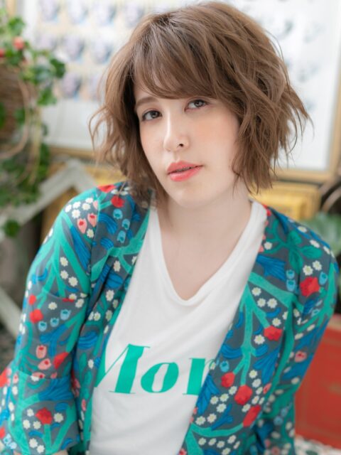 大人可愛いくせ毛風小顔ボブ20代30代