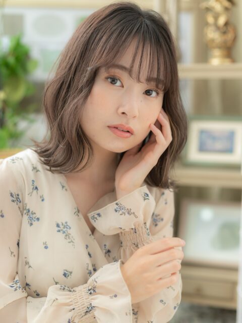 大人可愛いインナーカラーシースルーバングボブ20代30代