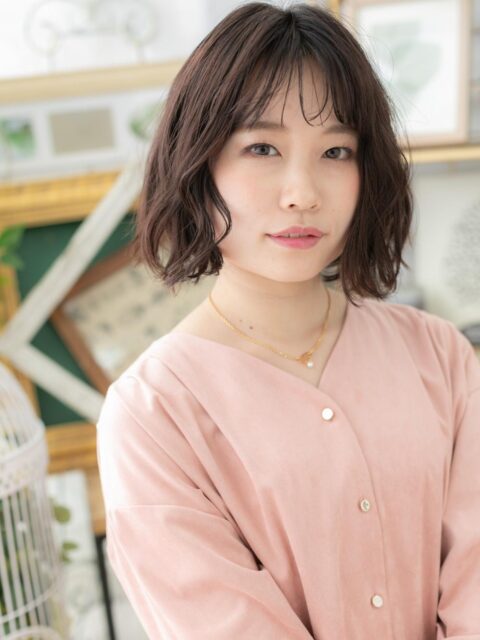 大人可愛い黒髪くせ毛風ボブ20代30代