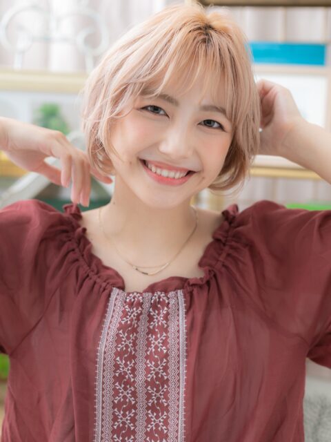 大人可愛いホワイティアッシュ外国人風ショート20代30代