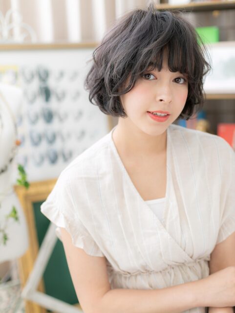 大人可愛い黒髪前下がりボブ20代30代