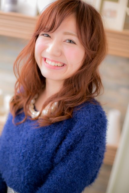 明るめカラーで注目の的！モテウェーブ