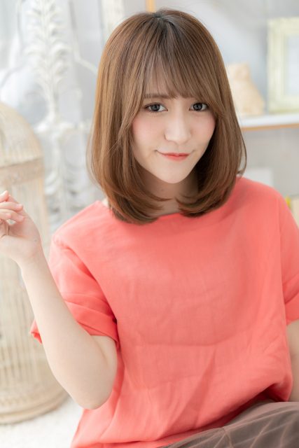 外国人風ミルクティーブラウン小顔耳かけロブ