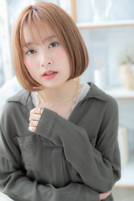 キャラメルベージュ外国人風前下がり大人ボブ