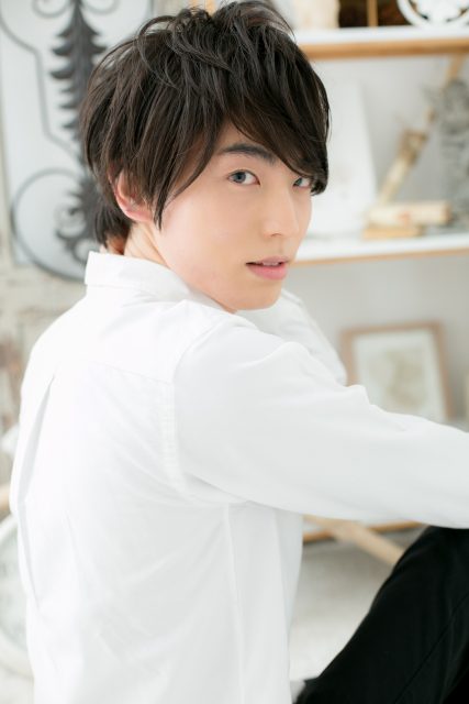 厚めバングが新鮮！黒髪爽やかマッシュ