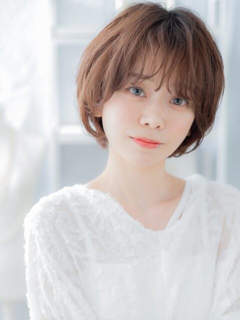 大人可愛いくせ毛風小顔ショート20代30代