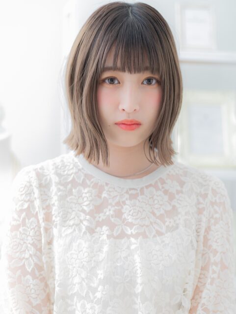 大人可愛い外ハネ小顔ボブ20代30代