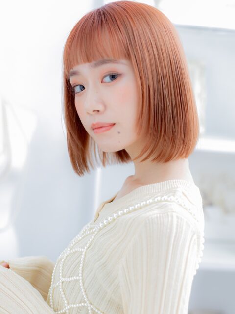 大人可愛いアプリコットオレンジ小顔ボブ20代30代