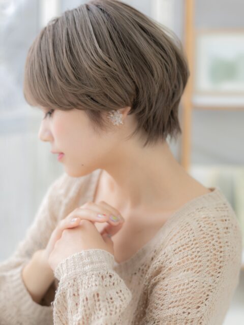 大人可愛いミルクティーベージュ小顔ショート20代30代