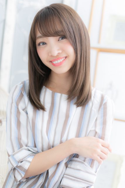 黒髪も◎ナチュラルカラー斜めバングセミディ