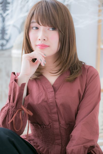 好感度大！斜めバングのツヤ感ワンカール