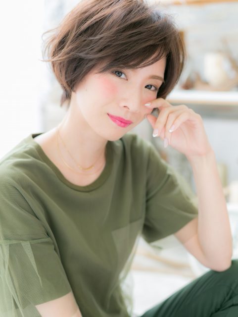 アシンメトリーな無造作エアリーショート