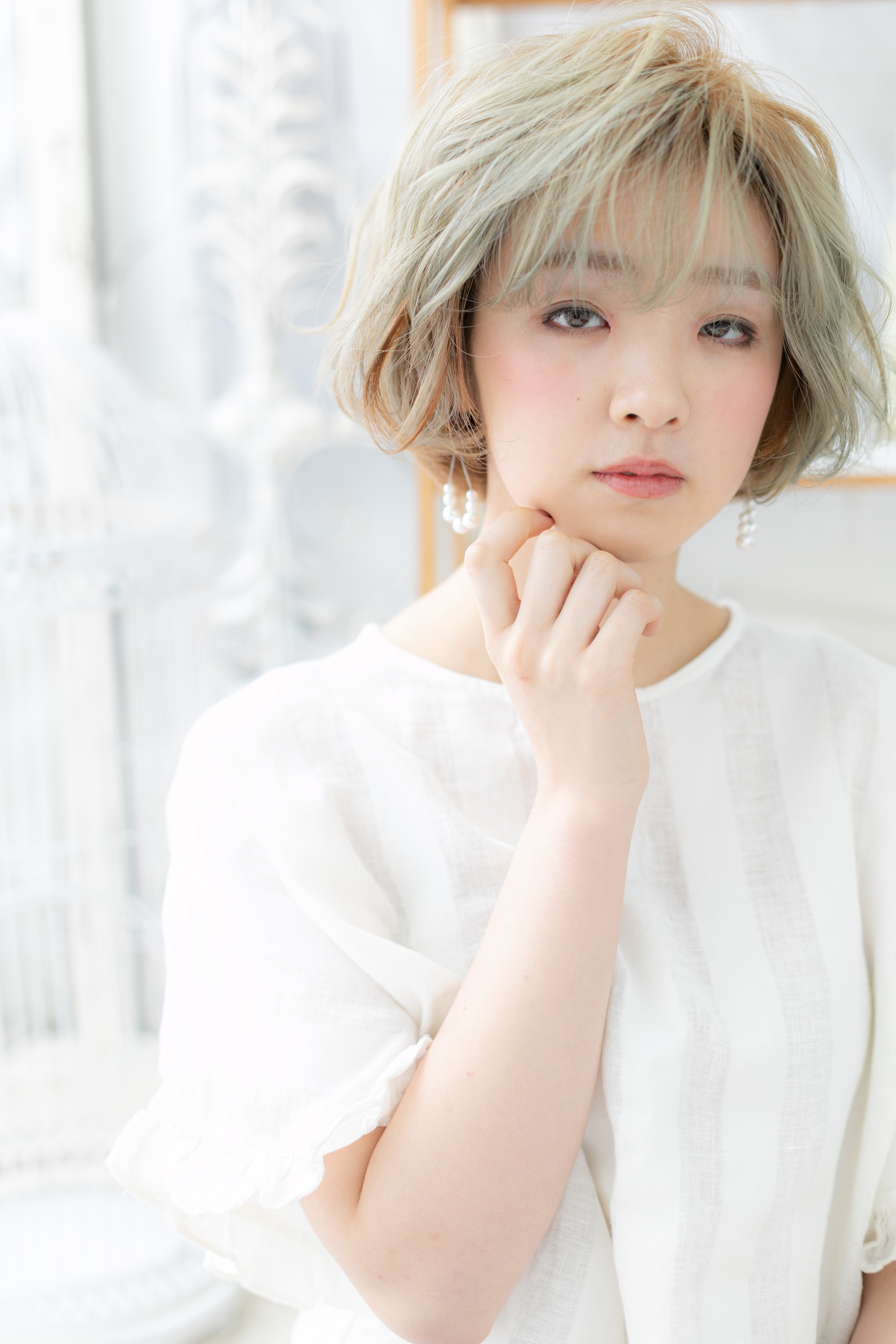 個性的ハイトーン！外国人風エアリーボブ