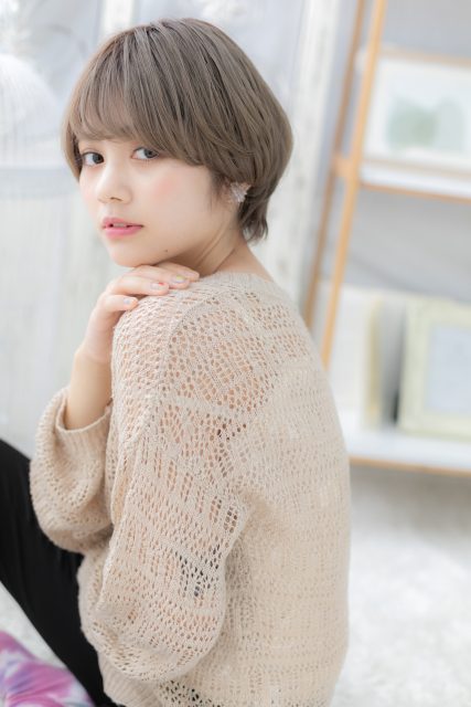 外国人風シアーベージュ小顔マッシュウルフ