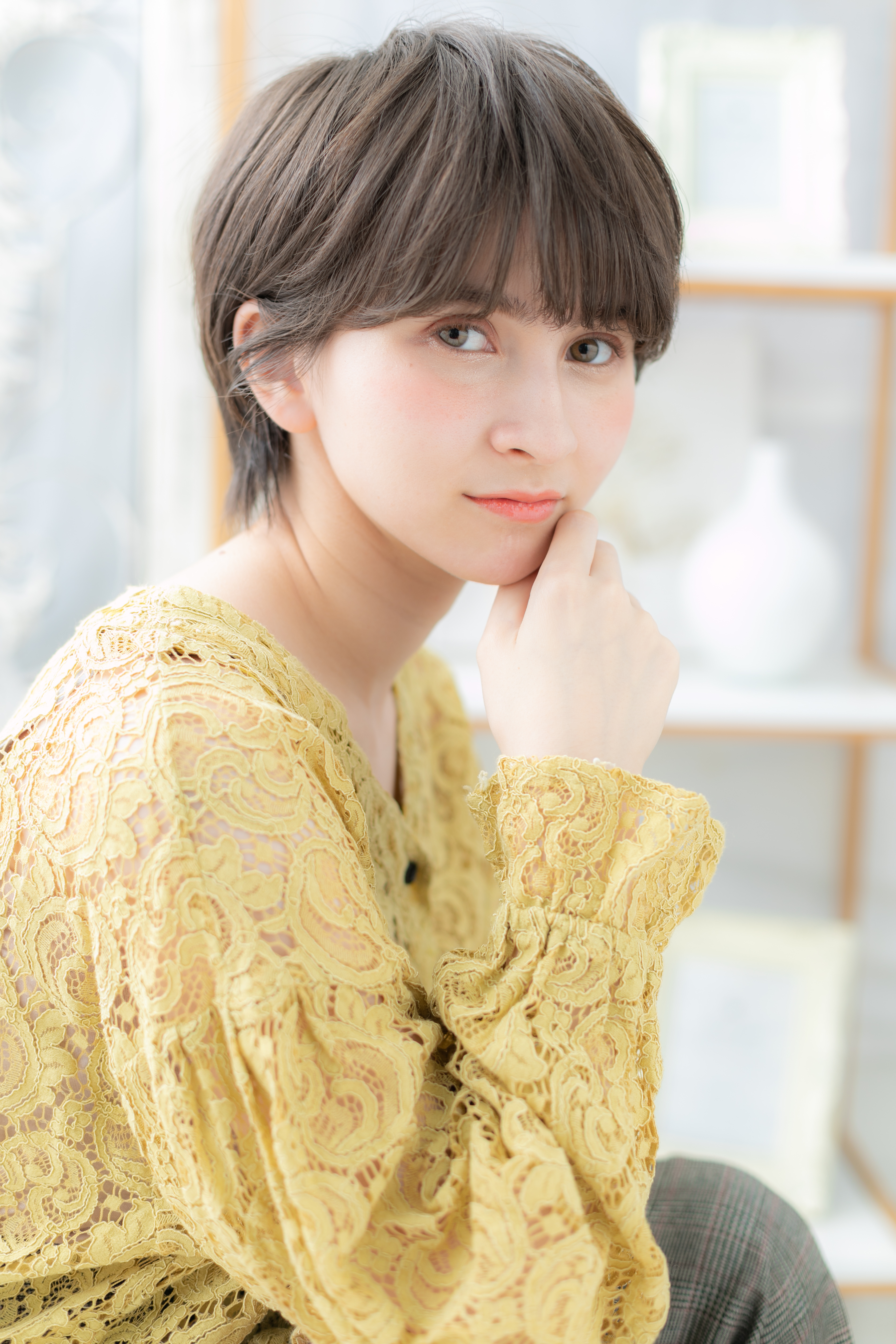 外国人風ダークアッシュ小顔マッシュショート