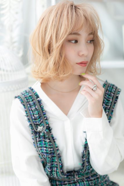 韓国風大人ハイライト外ハネエアリーミディ