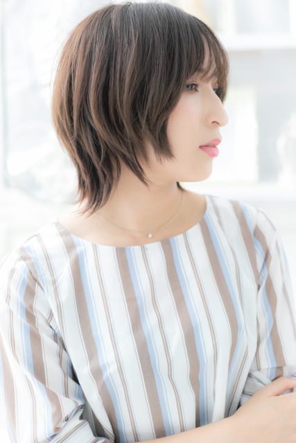 黒髪シースルーバング小顔前下がりボブウルフ