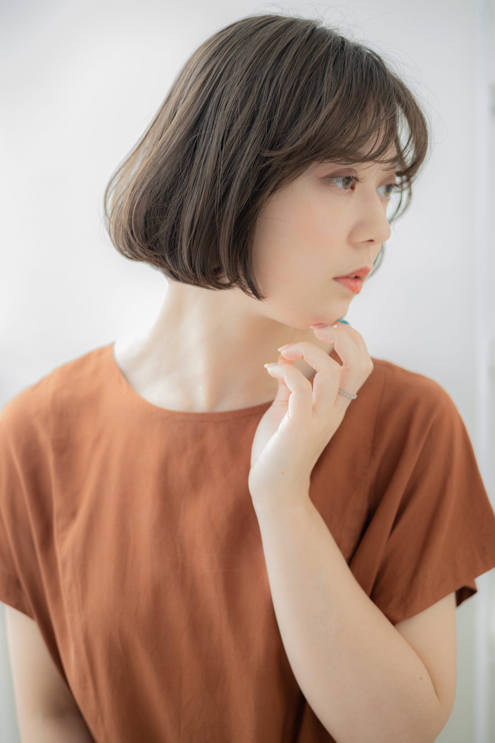 ミルクティーアッシュ内巻き切りっぱなしボブ