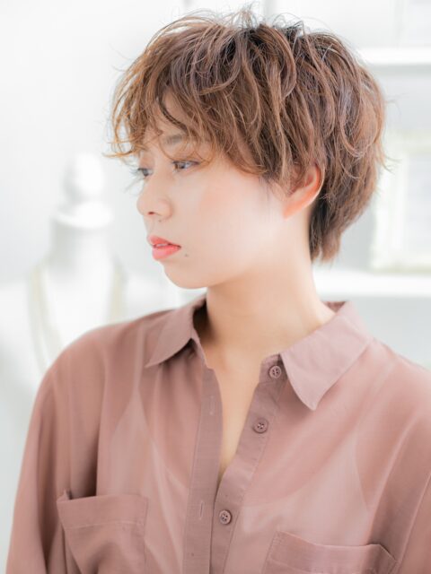 大人可愛い小顔フェザーショート20代30代