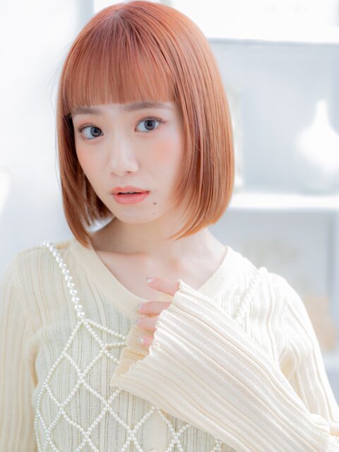 大人可愛いアプリコットオレンジ切りっぱなしボブ20代30代