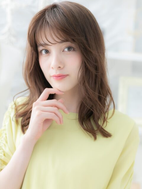 伸ばしかけ波巻き抜け感ミディアム20代30代