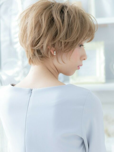 大人可愛いくせ毛風マッシュショート20代30代