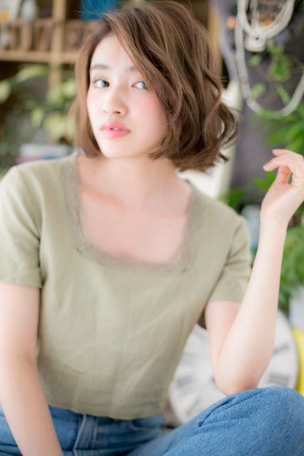 抜け感アシンメトリー&#8230;大人ボブ