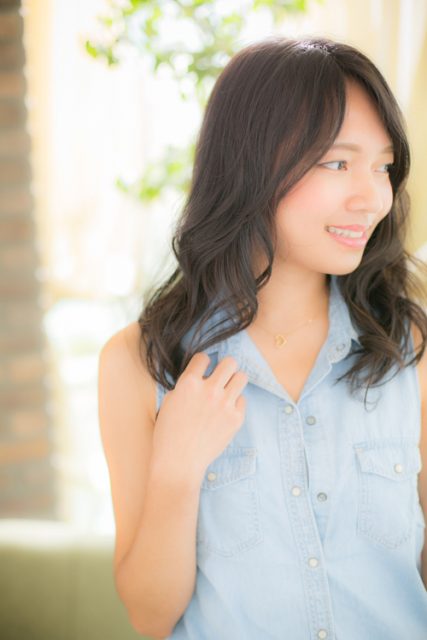 黒髪ウェーブロング