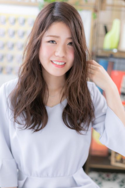 大人かわいいゆるかわ小顔ラフウェーブ