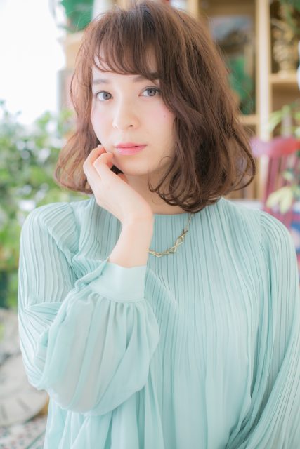 斜めバング♪くせ毛風ラブふわミディ